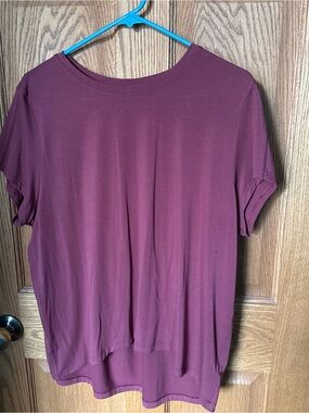 Athleta Move With Ease Women’s Crewneck Short Sleeve Top - Burgundy